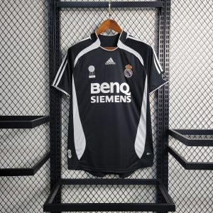 camiseta retro Real Madrid 2006 visitante