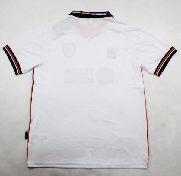 Camiseta Retro Valencia | Temporada 1999-2000 - Image 3